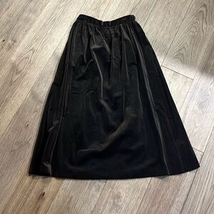 CLYDE vintage 80’s dark brown velvet midi skirt, size 9/10